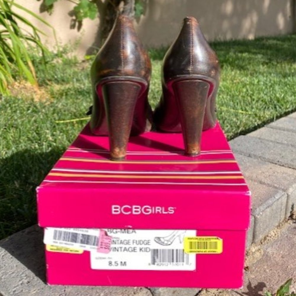 BCBG Pumps - Picture 4 of 6